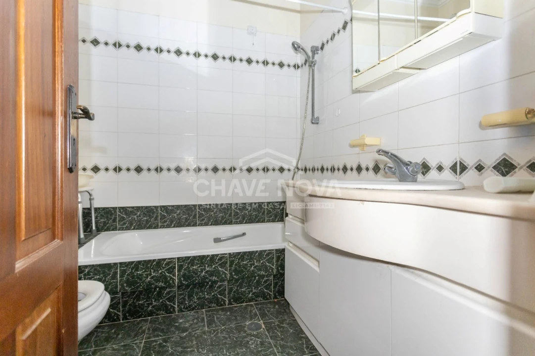 Apartamento T4 para Venda em Areeiro Foto 18