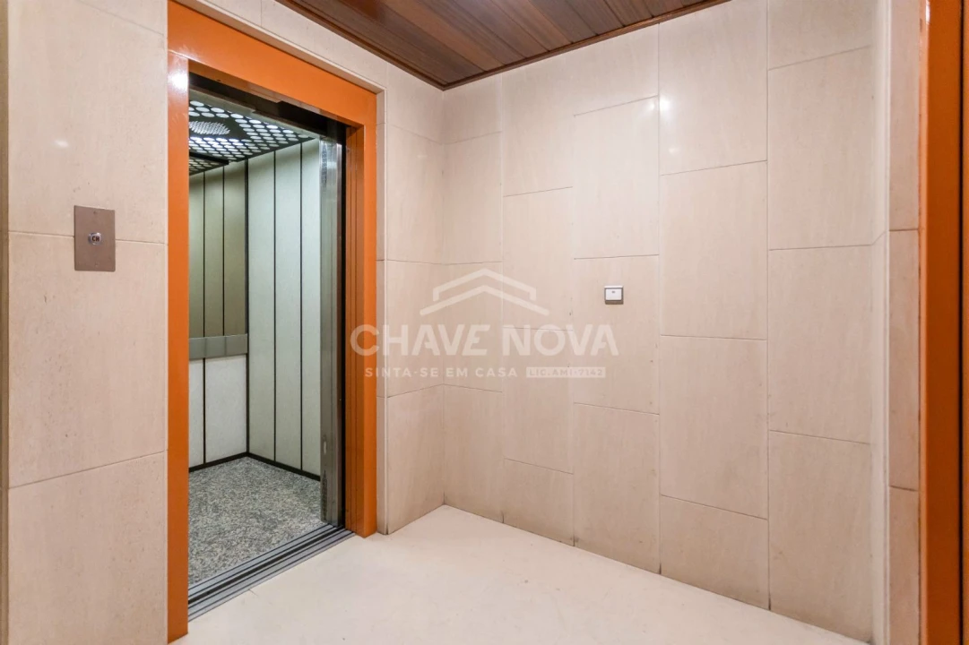 Apartamento T4 para Venda em Areeiro Foto 21