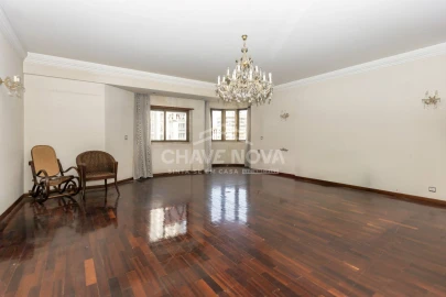 Apartamento T4 para Venda em Areeiro