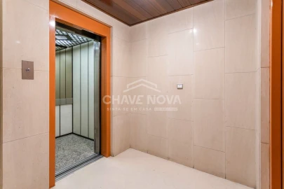 Apartamento T4 para Venda em Areeiro