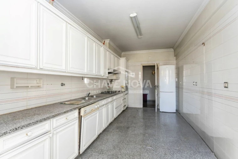 Apartamento T4 para Venda em Areeiro Foto 5
