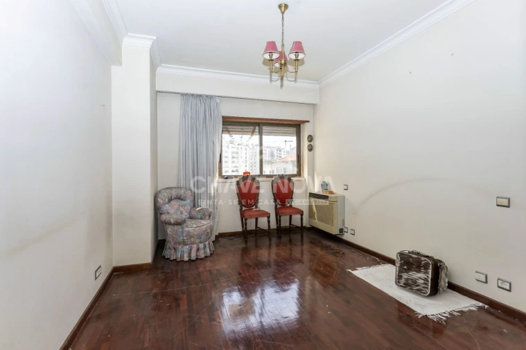Apartamento T4 para Venda em Areeiro Foto 12