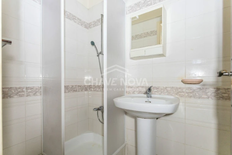 Apartamento T4 para Venda em Areeiro Foto 19