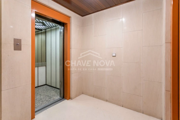 Apartamento T4 para Venda em Areeiro Foto 21