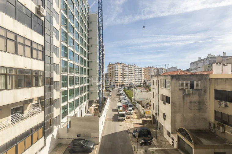 Apartamento T4 para Venda em Areeiro Foto 23