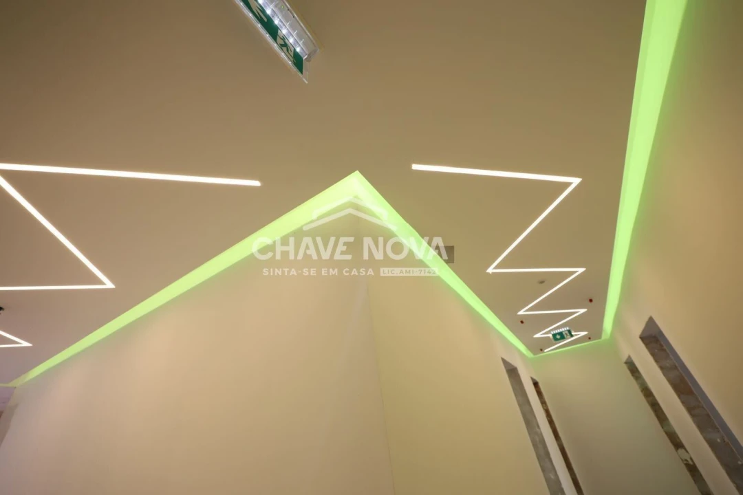 Prédio para Venda em Faro (Sé e São Pedro) Foto 17