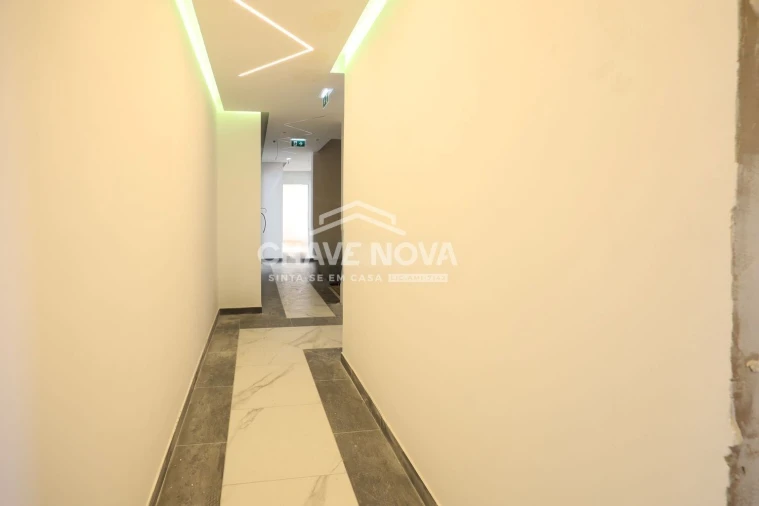 Prédio para Venda em Faro (Sé e São Pedro) Foto 6