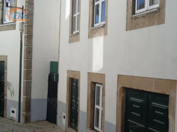 Prédio para Venda em Moimenta da Beira