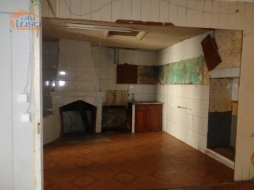 Prédio para Venda em Moimenta da Beira