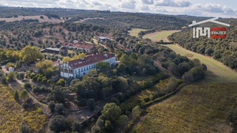 Quinta T6 para Venda em Além da Ribeira e Pedreira