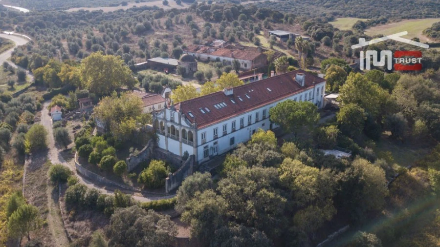 Quinta T6 para Venda em Além da Ribeira e Pedreira