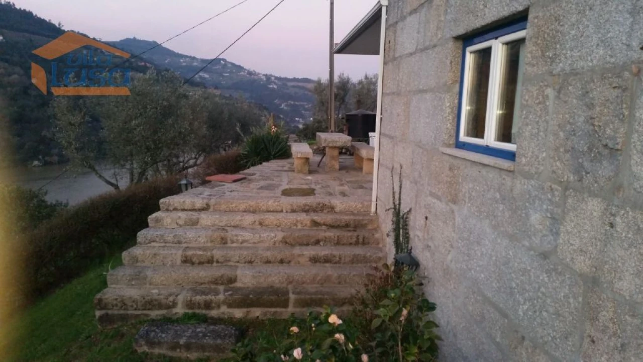 Moradia T6 para Venda em Resende Foto 3