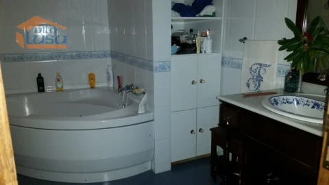 Moradia T6 para Venda em Resende