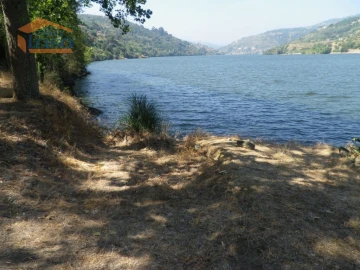 Moradia T6 para Venda em Resende