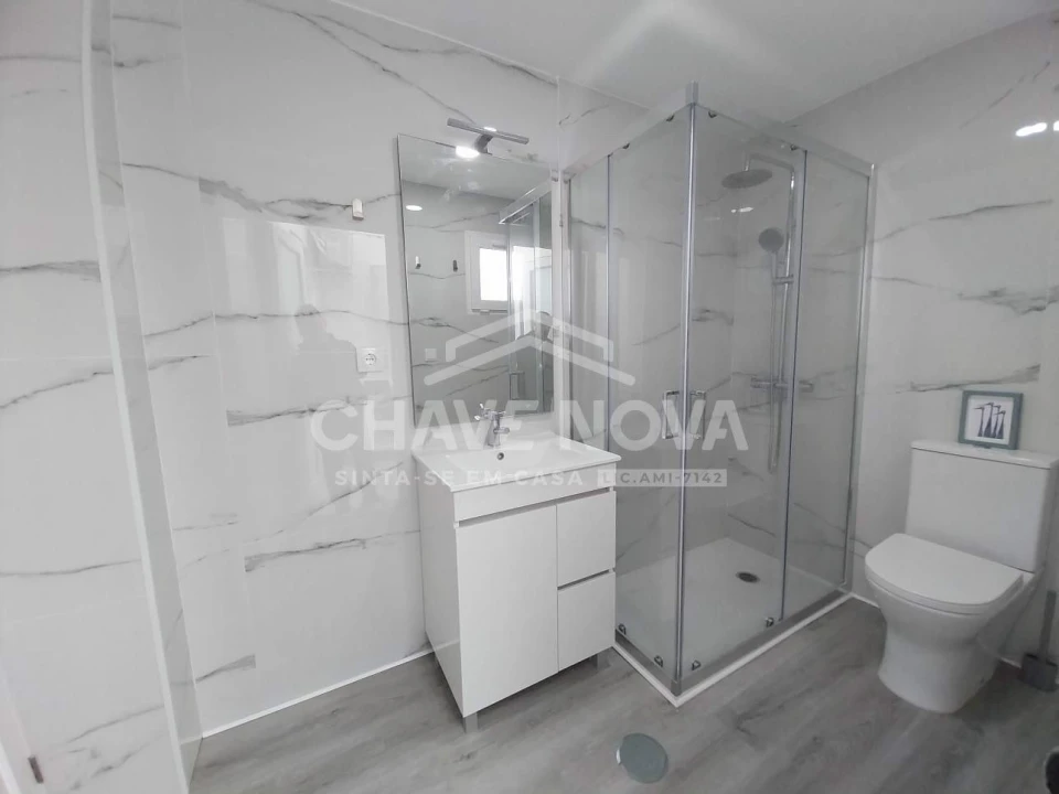 Moradia T1 para Venda em Cedofeita, Santo Ildefonso, Sé, Miragaia, São Nicolau e Vitória Foto 4