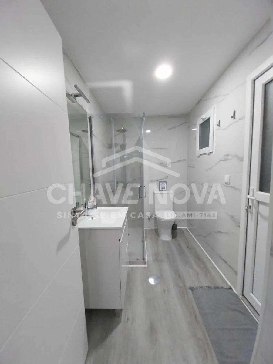 Moradia T1 para Venda em Cedofeita, Santo Ildefonso, Sé, Miragaia, São Nicolau e Vitória Foto 3