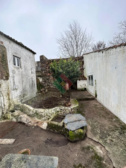 Moradia T5 para Venda em Santa Maria de Marvão