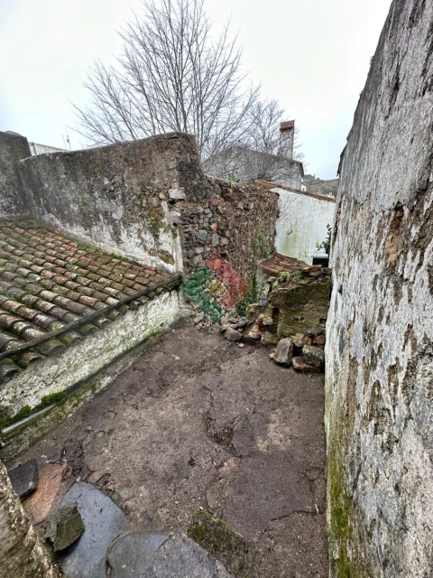Moradia T5 para Venda em Santa Maria de Marvão