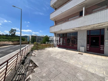 Loja para Venda em Vila Verde e Barbudo