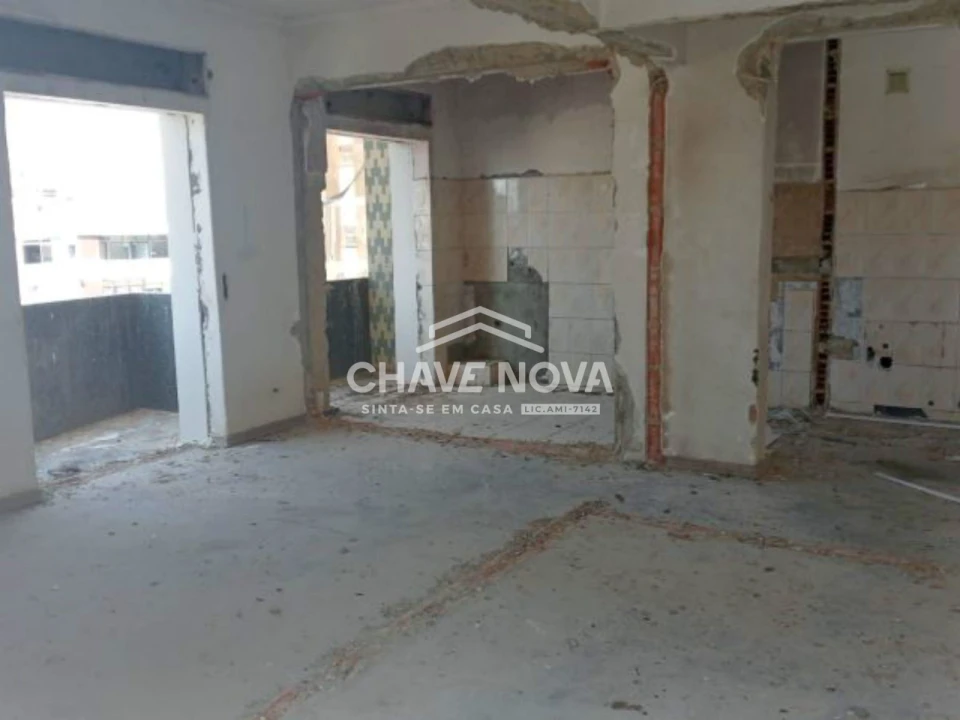 Apartamento T2 para Venda em Laranjeiro e Feijó Foto 3