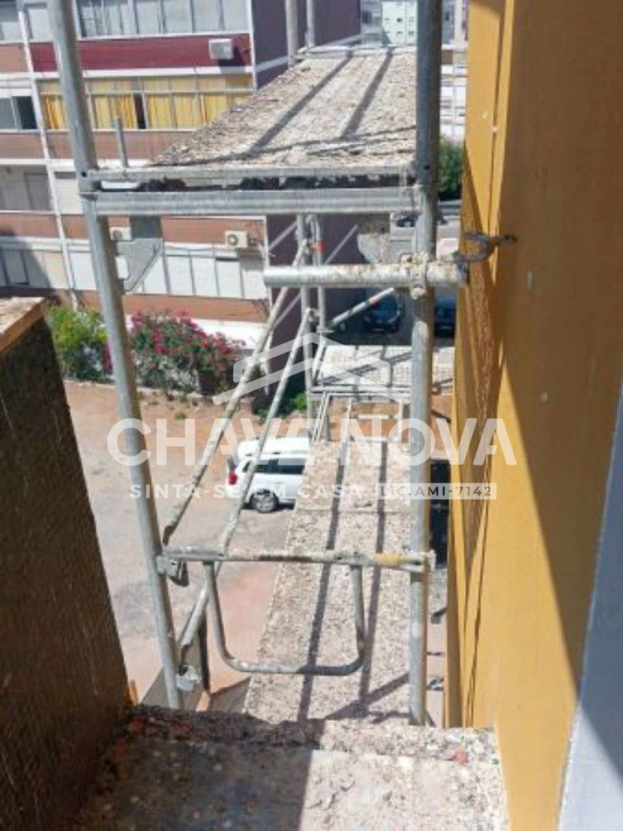 Apartamento T2 para Venda em Laranjeiro e Feijó Foto 6