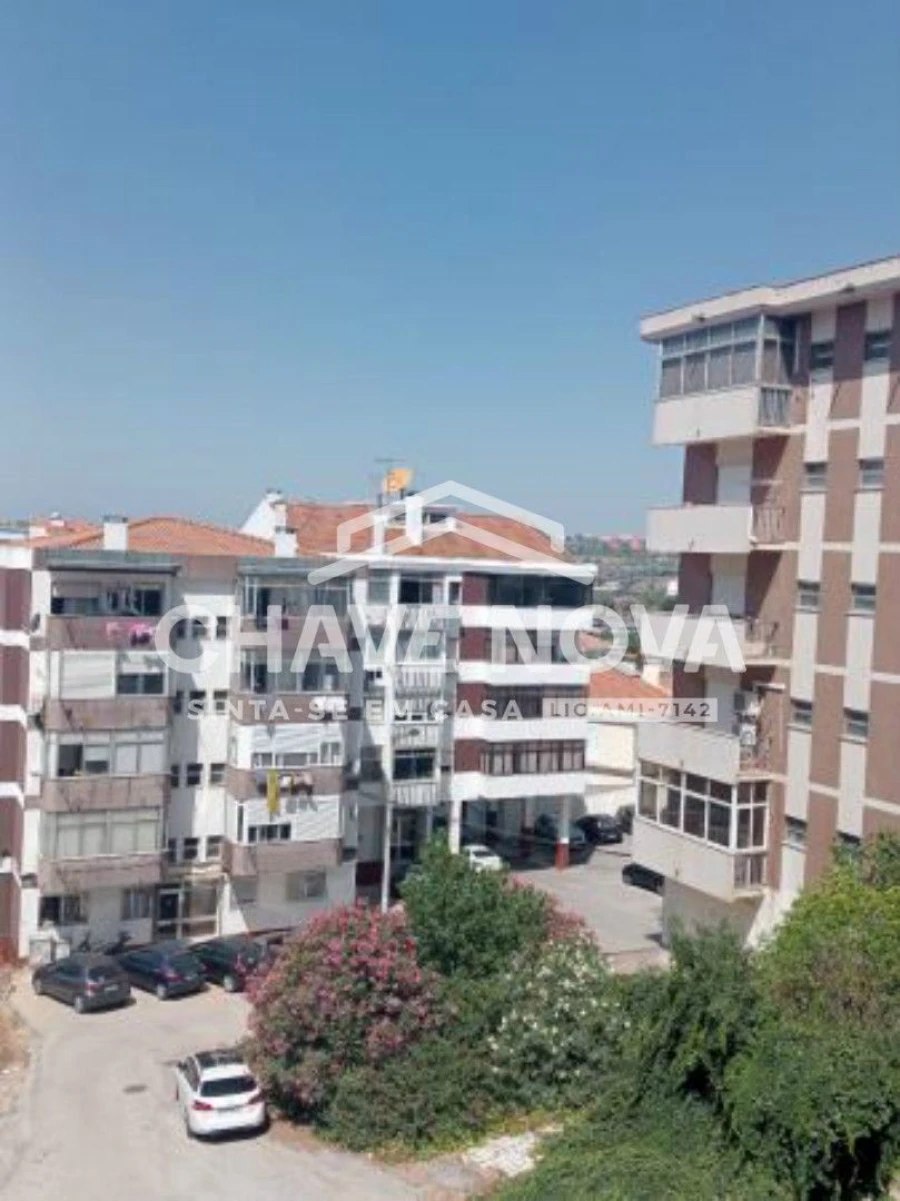 Apartamento T2 para Venda em Laranjeiro e Feijó Foto 15