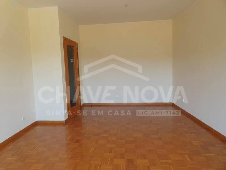 Apartamento T2 para Venda em Rio Tinto Foto 4