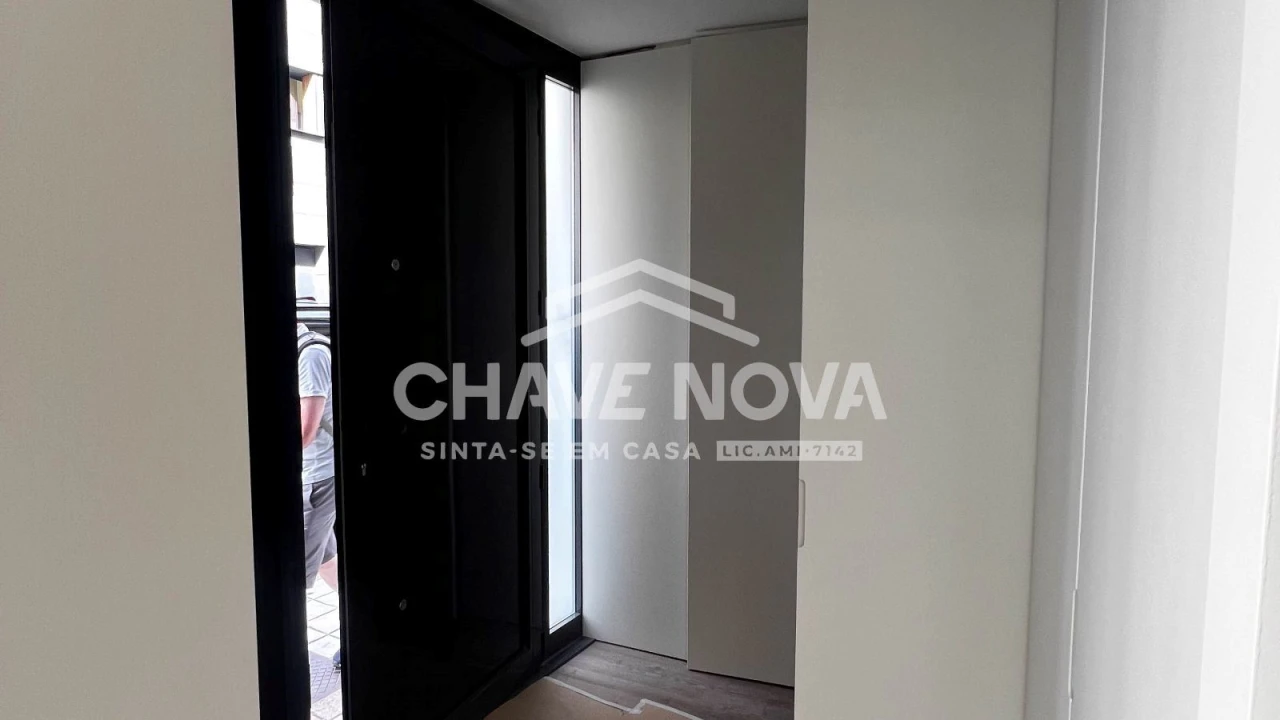 Apartamento T2 para Venda em Cedofeita, Santo Ildefonso, Sé, Miragaia, São Nicolau e Vitória Foto 3