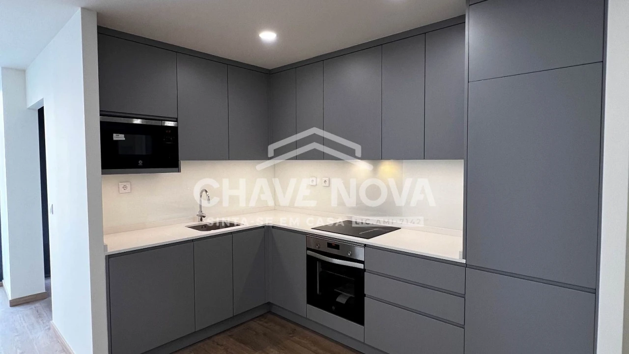 Apartamento T2 para Venda em Cedofeita, Santo Ildefonso, Sé, Miragaia, São Nicolau e Vitória Foto 1