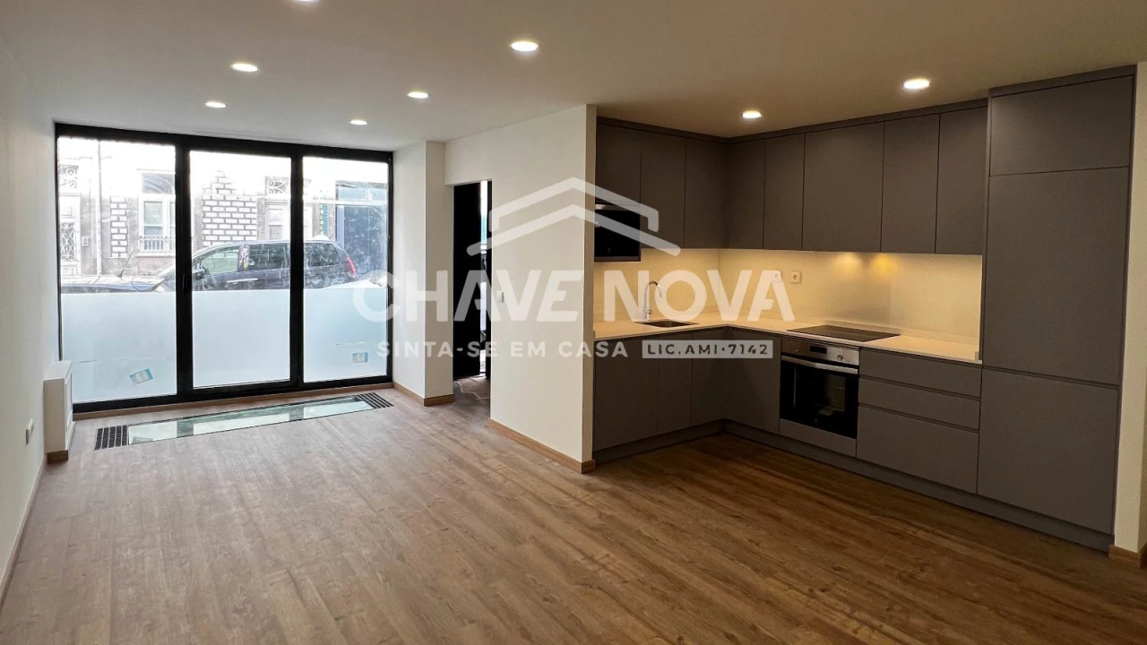 Apartamento T2 para Venda em Cedofeita, Santo Ildefonso, Sé, Miragaia, São Nicolau e Vitória Foto 5