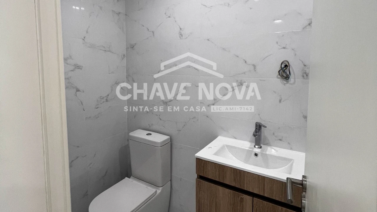 Apartamento T2 para Venda em Cedofeita, Santo Ildefonso, Sé, Miragaia, São Nicolau e Vitória Foto 7