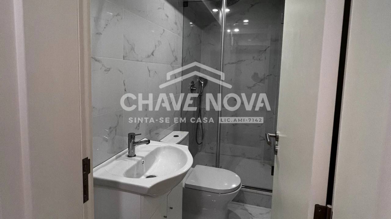 Apartamento T2 para Venda em Cedofeita, Santo Ildefonso, Sé, Miragaia, São Nicolau e Vitória Foto 13
