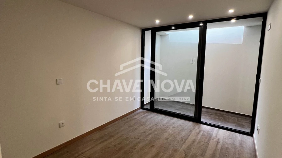 Apartamento T2 para Venda em Cedofeita, Santo Ildefonso, Sé, Miragaia, São Nicolau e Vitória Foto 15