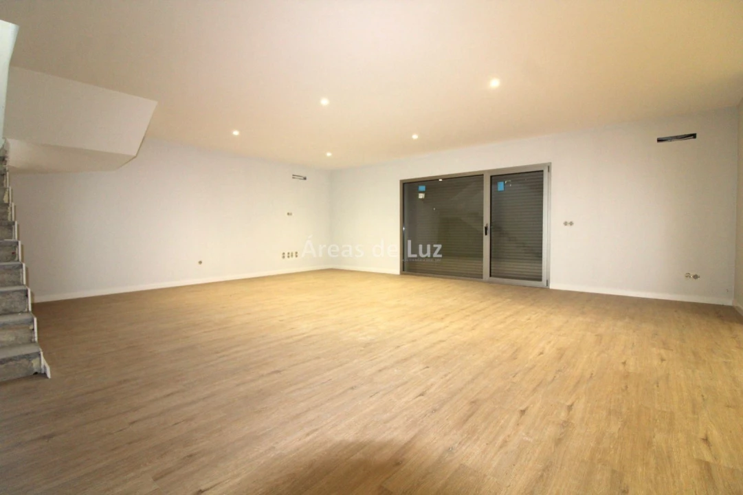 Moradia T3 para Venda em Batalha Foto 3