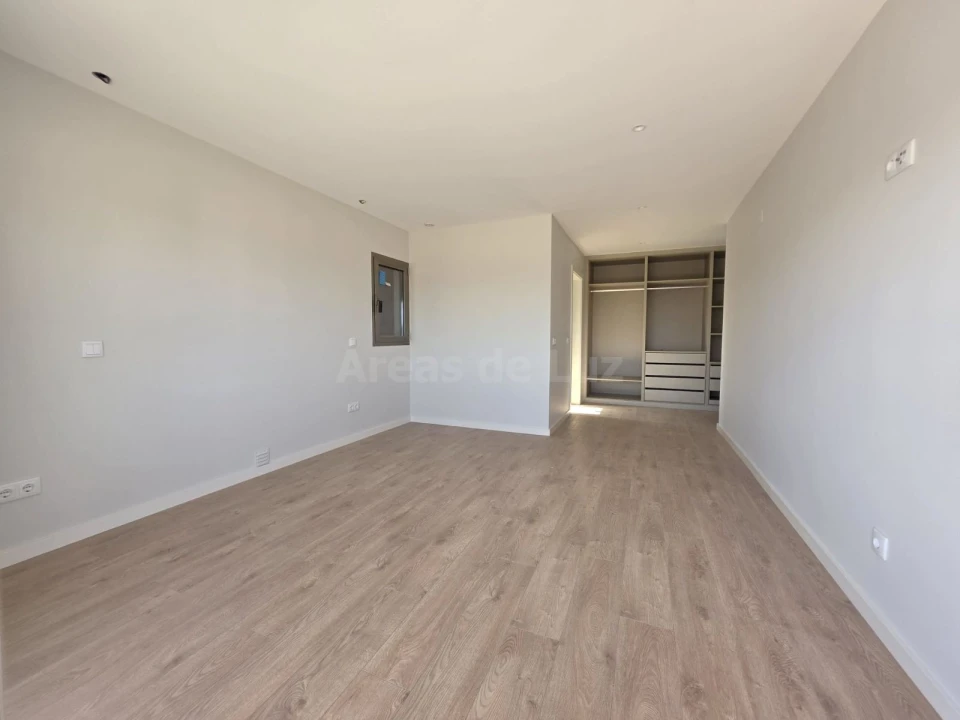 Moradia T3 para Venda em Batalha Foto 13