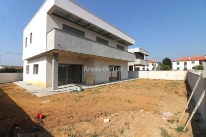 Moradia T3 para Venda em Batalha