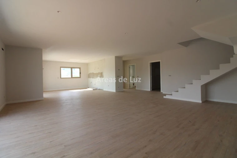 Moradia T3 para Venda em Batalha Foto 2