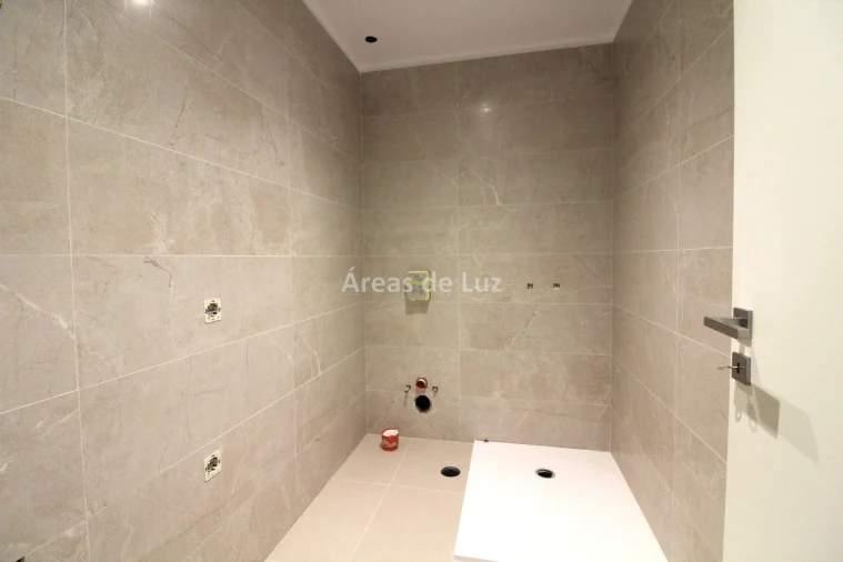 Moradia T3 para Venda em Batalha Foto 9