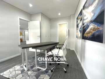 Apartamento T3 para Venda em Quelfes