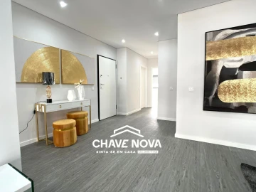 Apartamento T3 para Venda em Quelfes