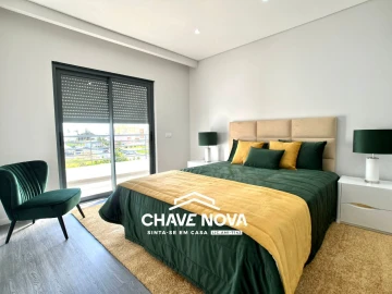 Apartamento T3 para Venda em Quelfes