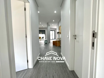 Apartamento T3 para Venda em Quelfes