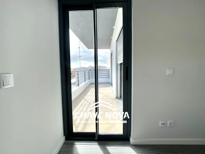 Apartamento T3 para Venda em Quelfes Foto 16