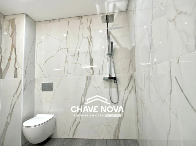 Apartamento T3 para Venda em Quelfes Foto 21