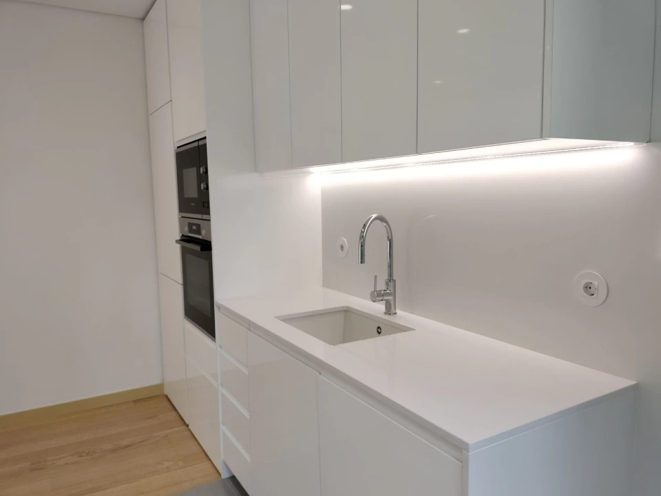 Apartamento T3 para Venda em Aldoar, Foz do Douro e Nevogilde Foto 4