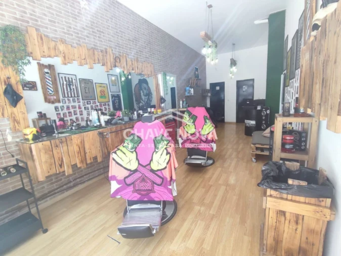 Loja para Trespasse em Vilar de Andorinho Foto 3