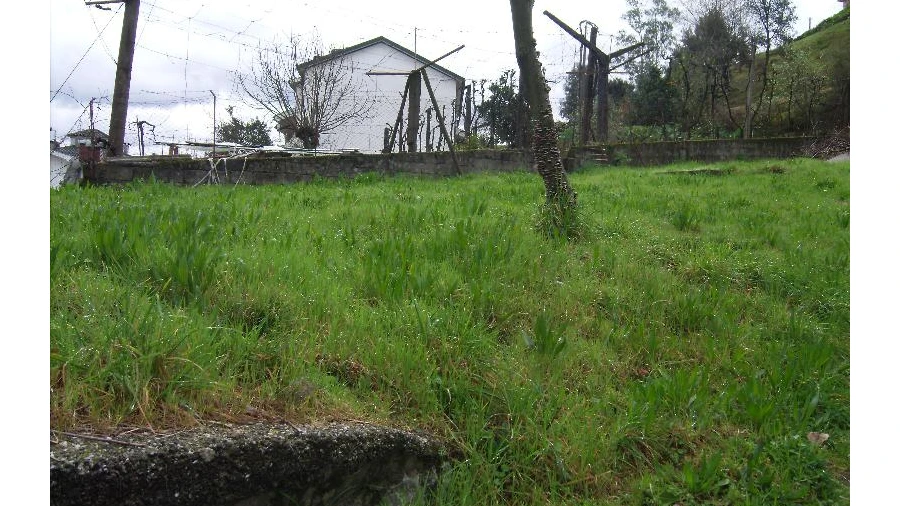 Terreno P/ Prédio para Venda em Povoa de Lanhoso (N. Senhora do Amparo)