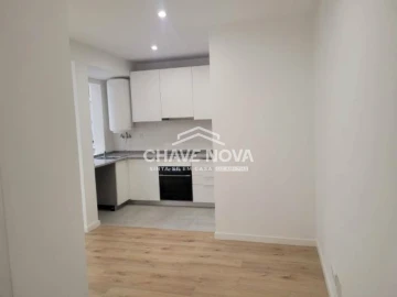 Apartamento T1 para Arrendamento em Santo António