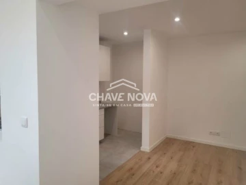 Apartamento T1 para Arrendamento em Santo António