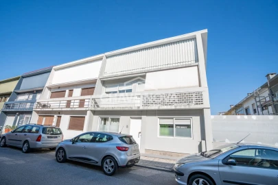 Moradia T5 para Venda em Lordelo do Ouro e Massarelos